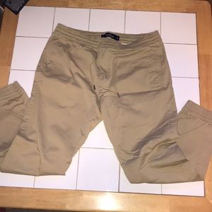Men’s tan Hollister chino/jogger pants